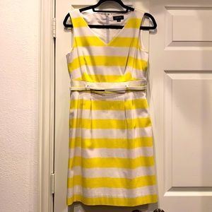 Size 6 knee length dress with belt